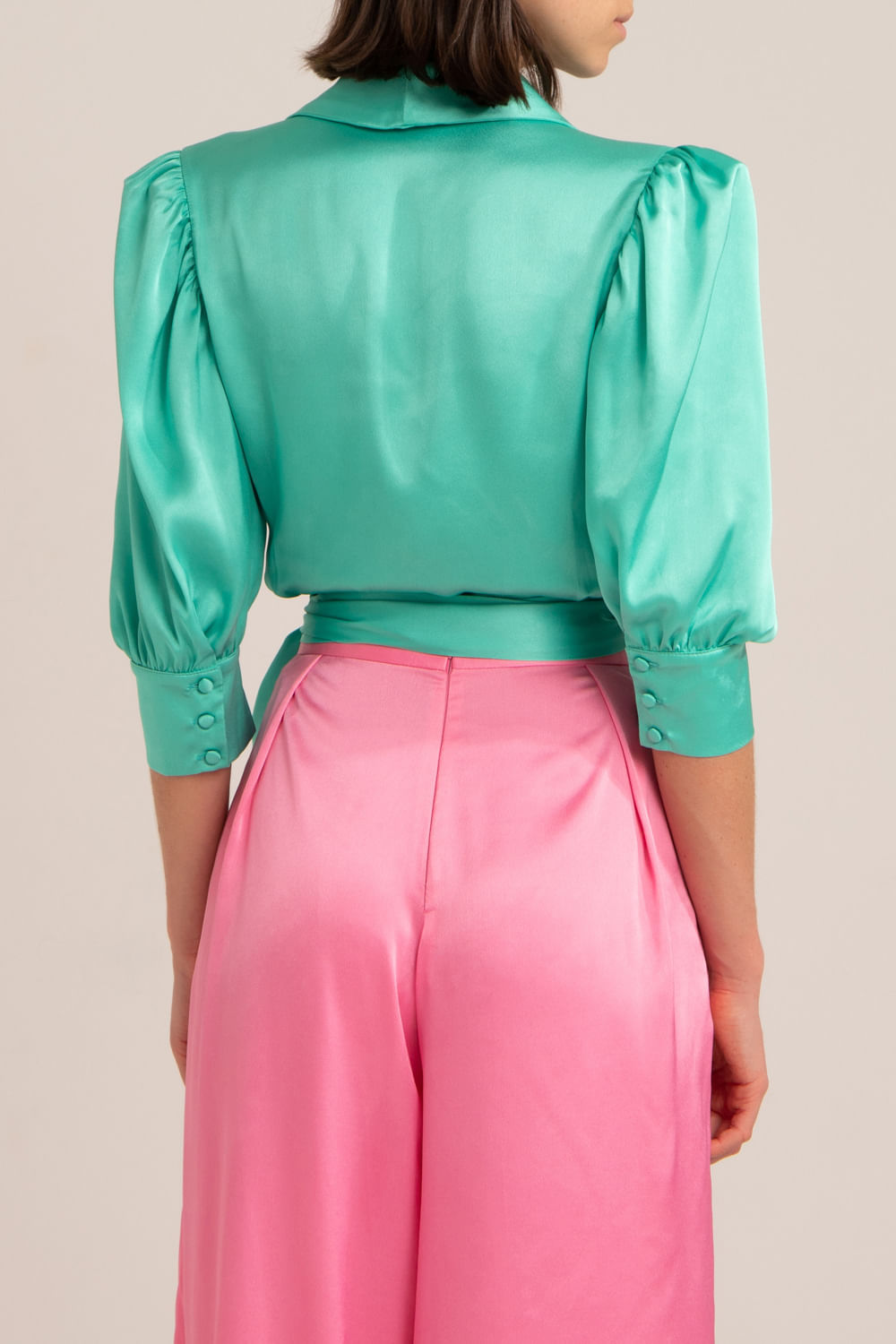 Blusa transpassada cetim slip azul