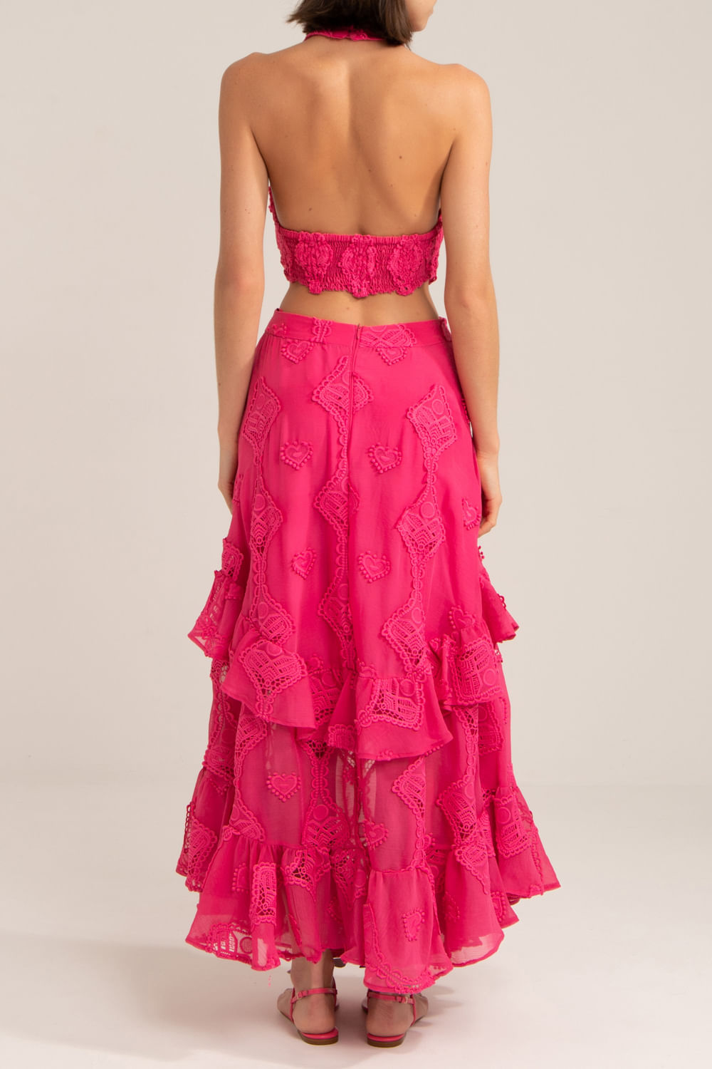 VESTIDO LONGO FRENTE ÚNICA BORDADO CORAÇÕES PINK