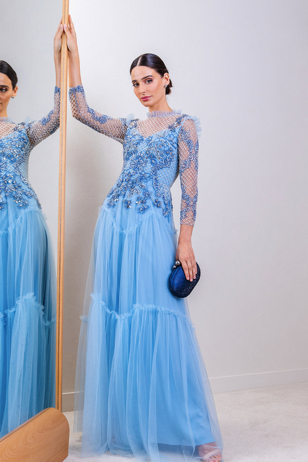 VESTIDO LONGO BUSTO BORDADO MANGA LONGA AZUL