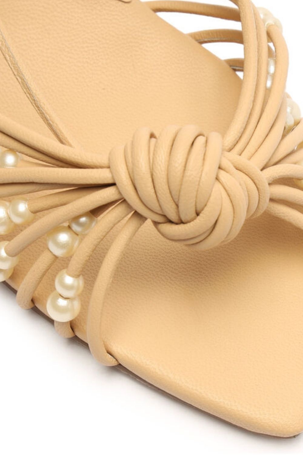 SANDÁLIA SALTO BLOCO PÉROLAS NUDE