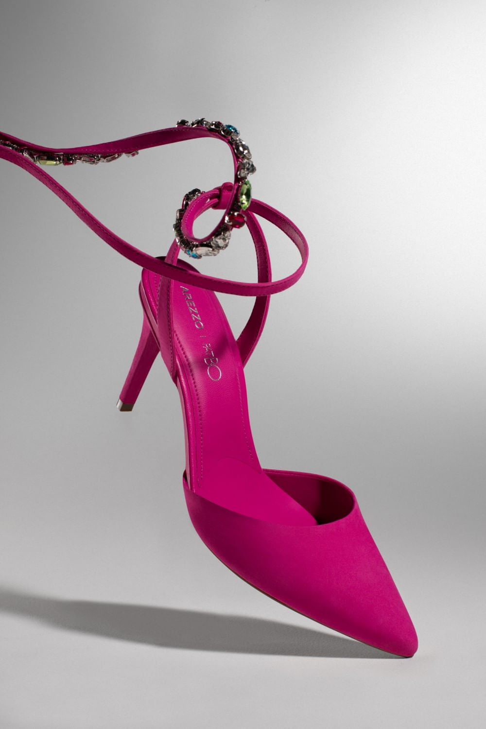 SCARPIN NOBUCK BICO FINO AMARRAÇÃO PINK
