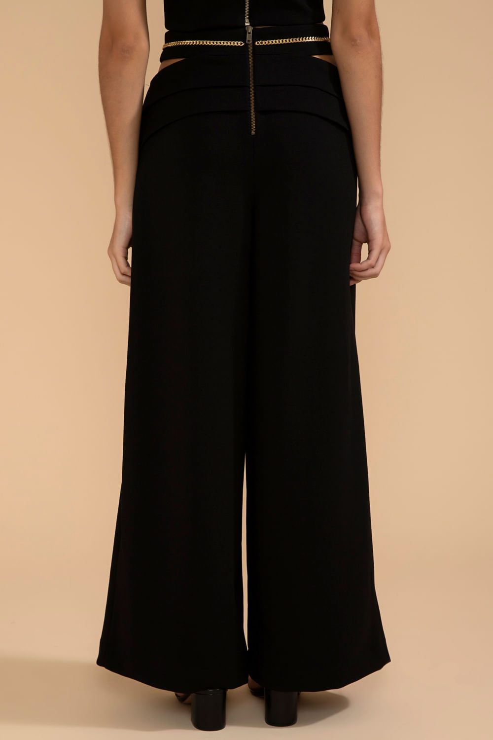 CALÇA AMPLA CORRENTE CREPE CHAIN PRETO