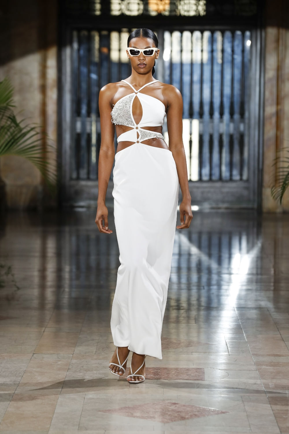 VESTIDO LONGO BUSTO BORDADO CREPE CRYSTAL OFF WHITE