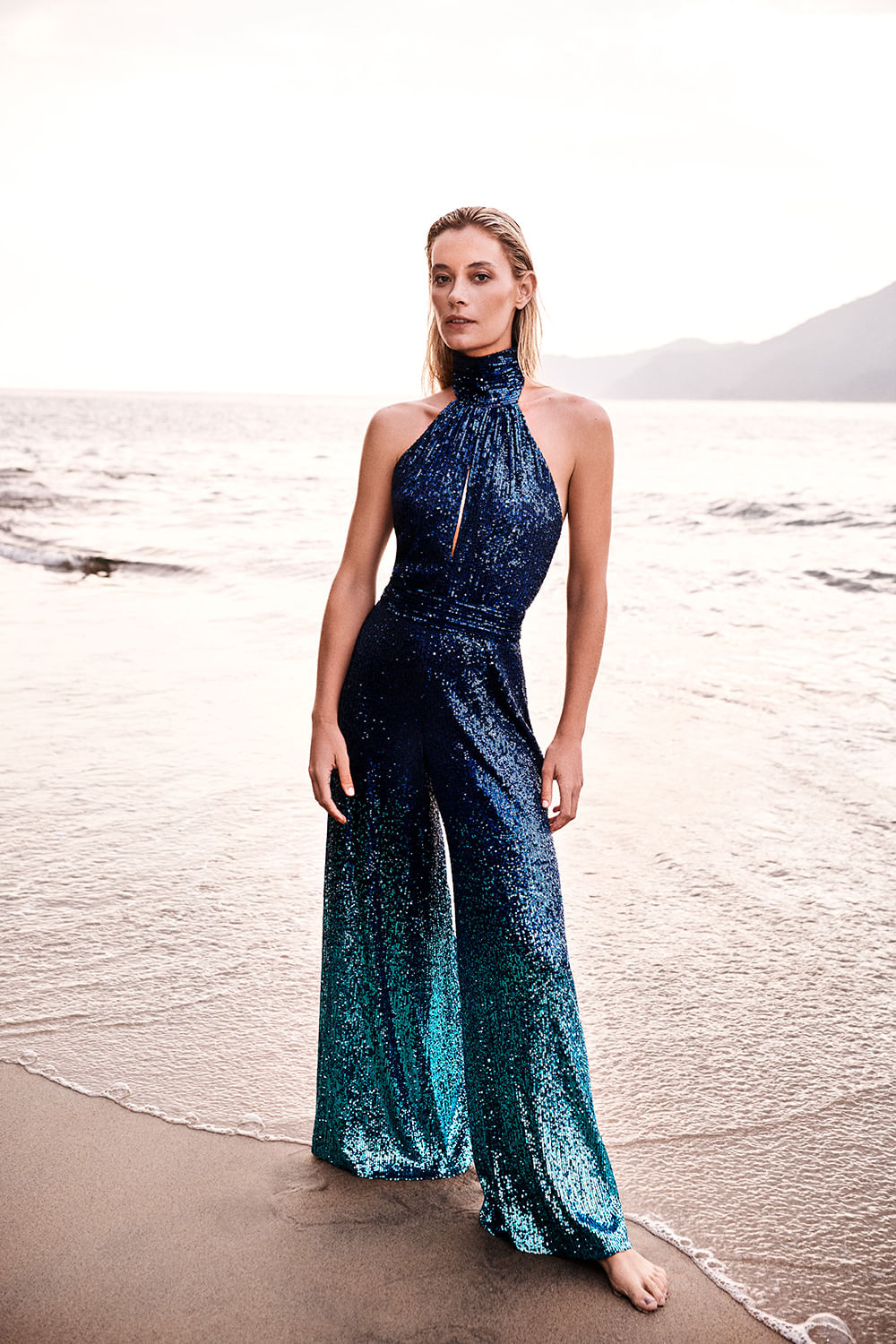 MACACÃO FRENTE ÚNICA PAETÊ ACQUA AZUL