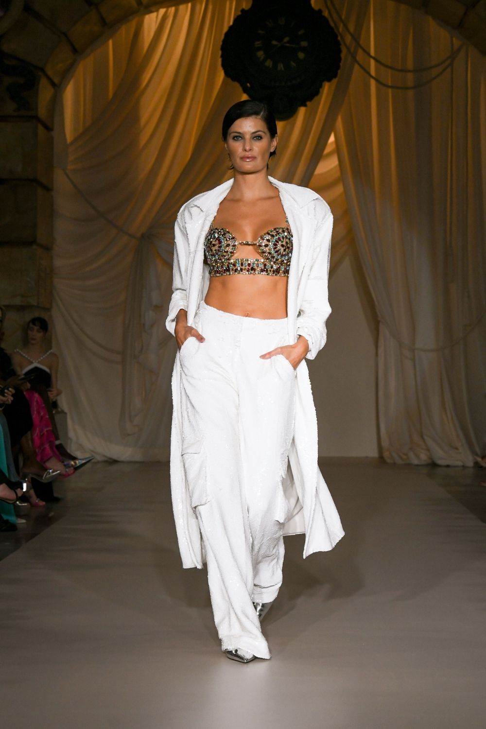 TOP CROPPED BORDADO RECORTES TULE SENSES MULTICOR