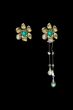 BRINCO GLAM ASSIMÉTRICO DOURADO