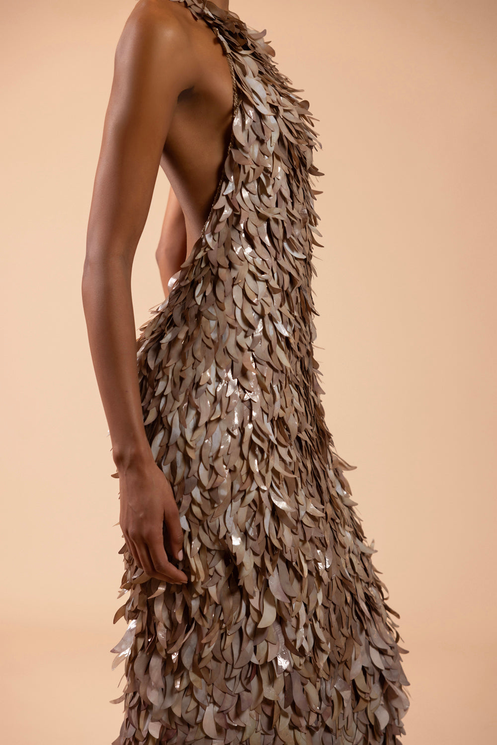 VESTIDO LONGO TULE BRONZE MARROM