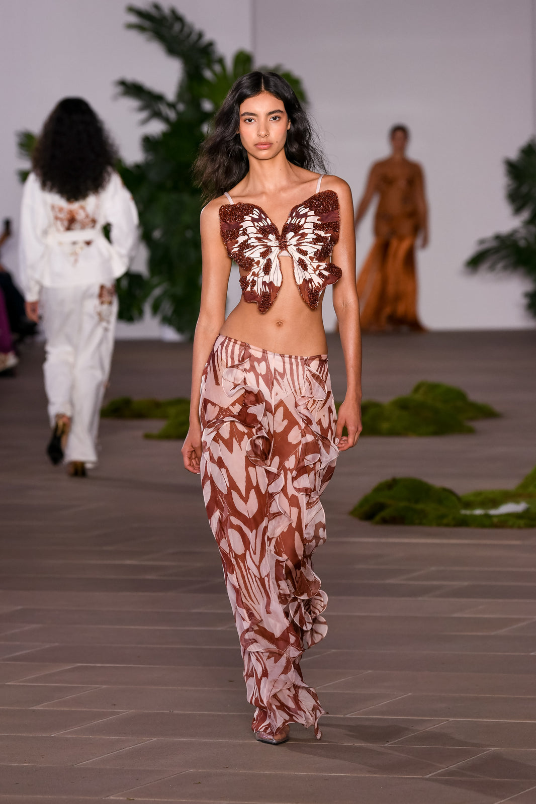 TOP CROPPED MARBLED CREPE BEGE