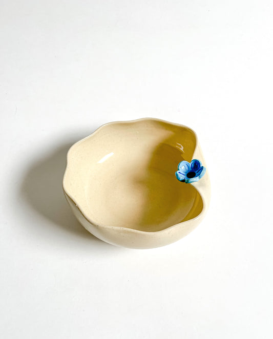 Bowl blue daisy nude