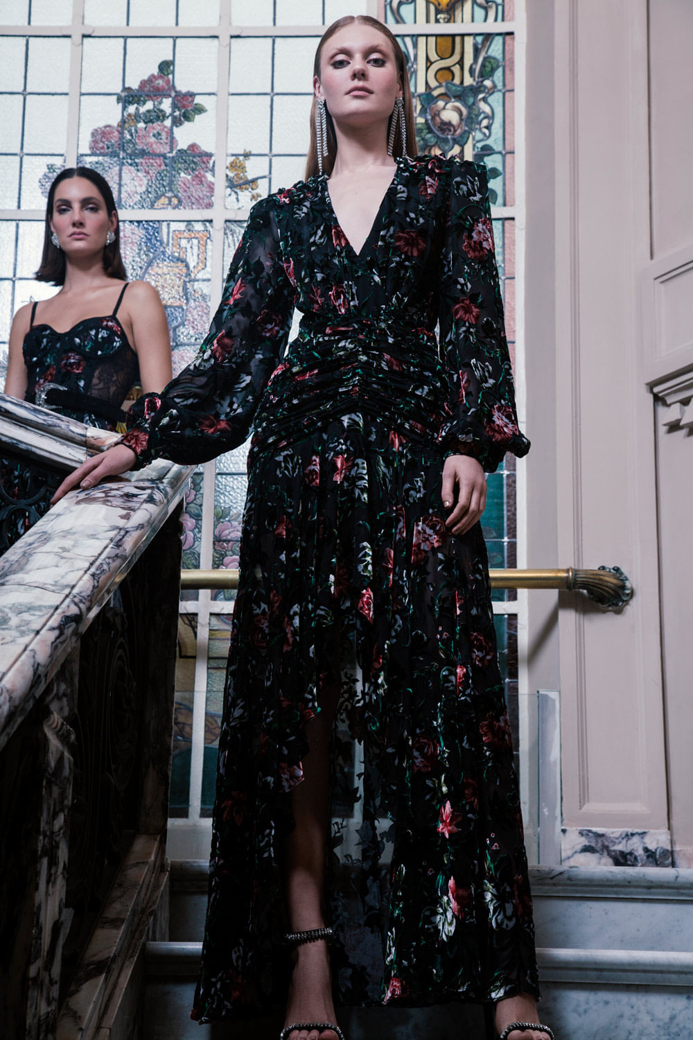 VESTIDO LONGO DRAPEADO VELUDO FLORAL PRETO