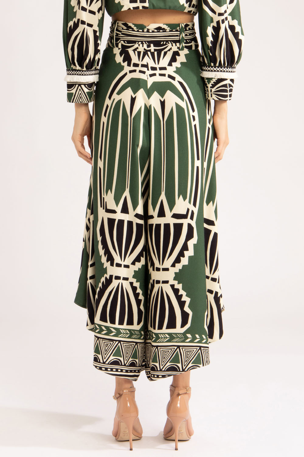 Calça pantacourt ethnic boho
 verde