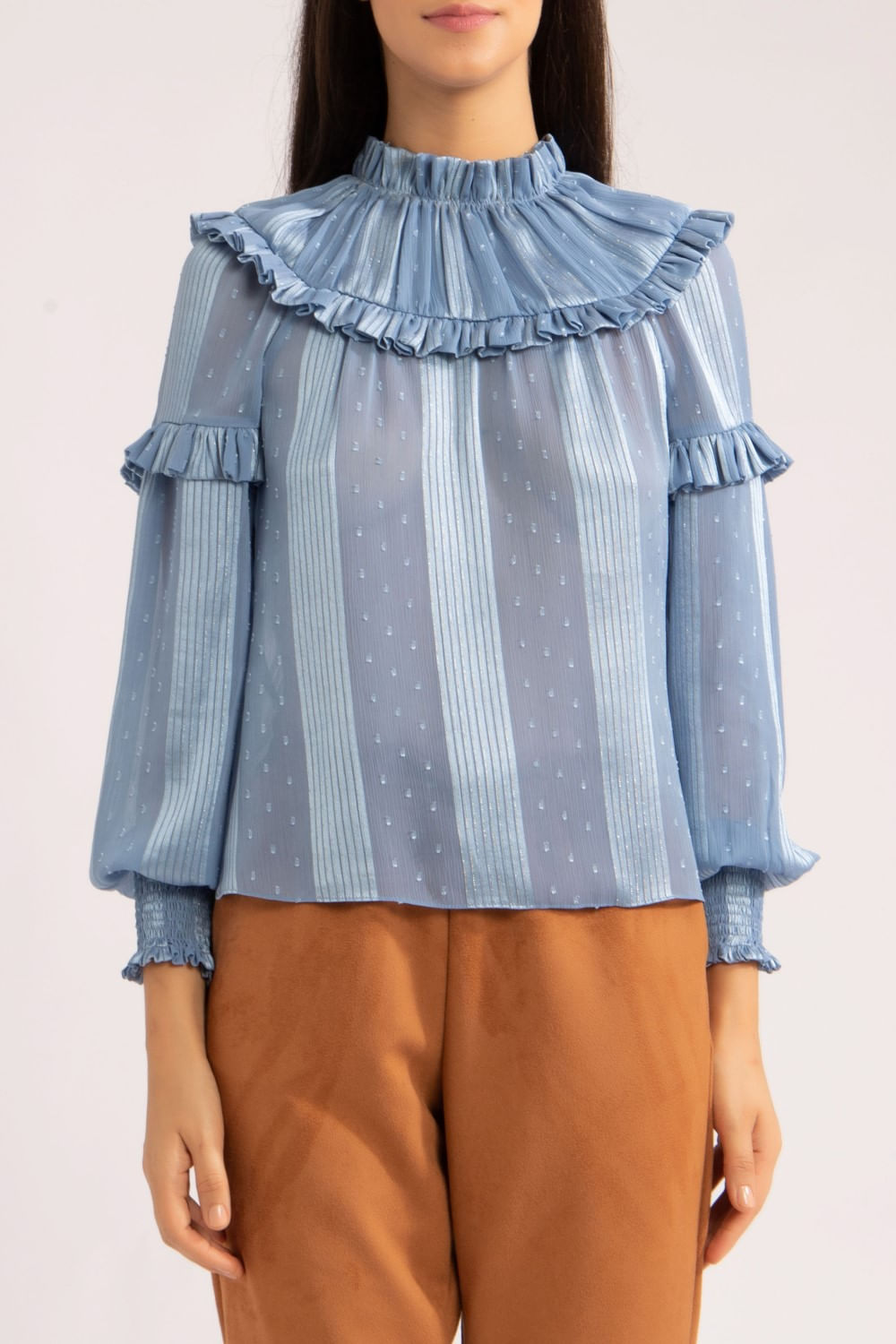 CAMISA GOLA BABADO SILK DOTS
 AZUL CLARO