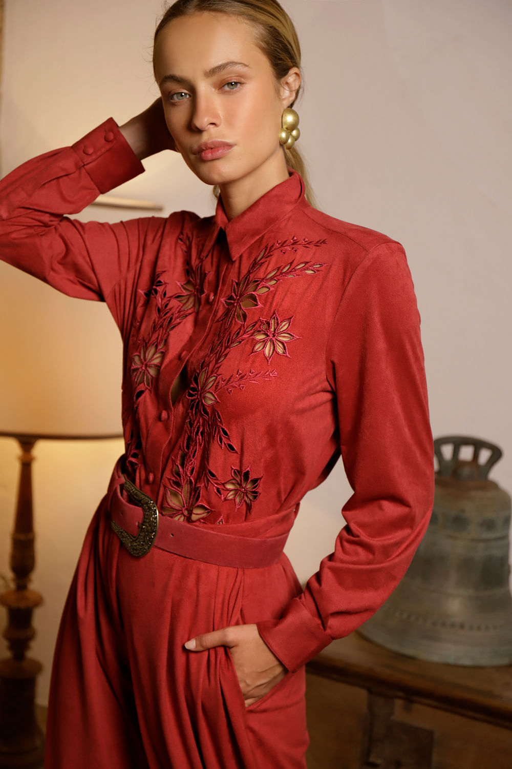 CAMISA BORDADO VAZADO SUEDE
 VERMELHO