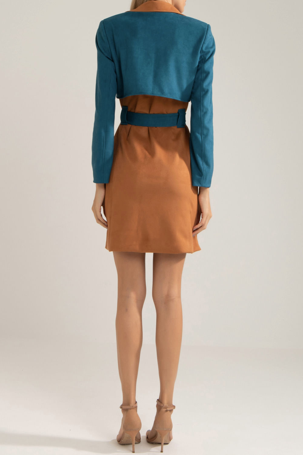 TRENCH COAT BICOLOR NOBU 
 MARROM COM AZUL