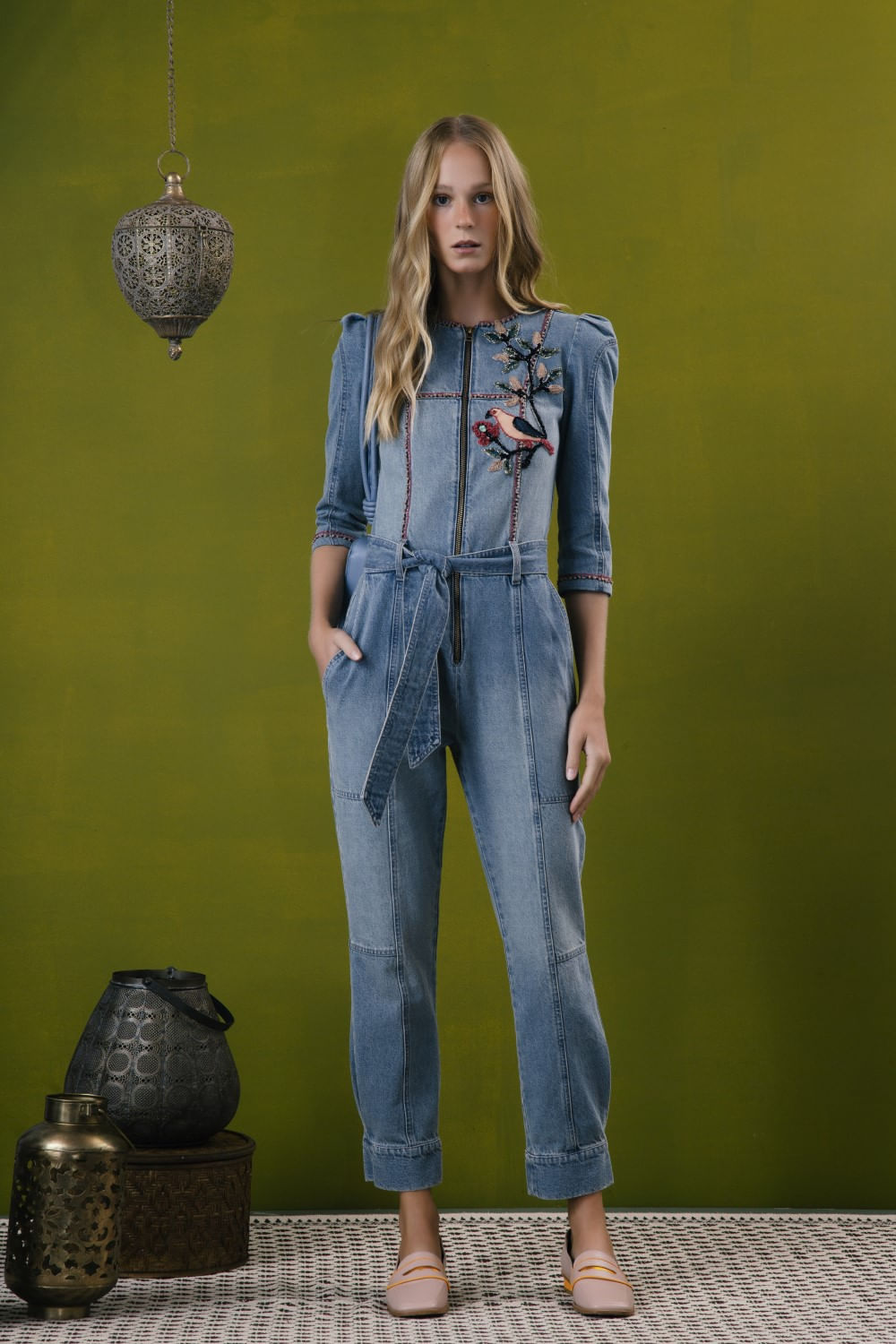 MACACÃO DENIM BORDADO 
 AZUL