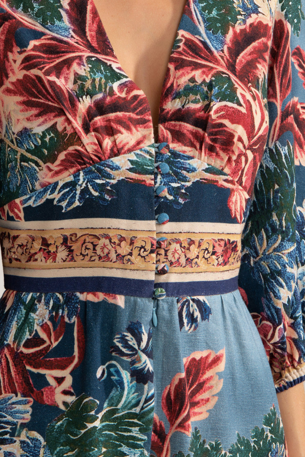 MACAQUINHO ESTAMPADO GILLY FLOWER
 AZUL