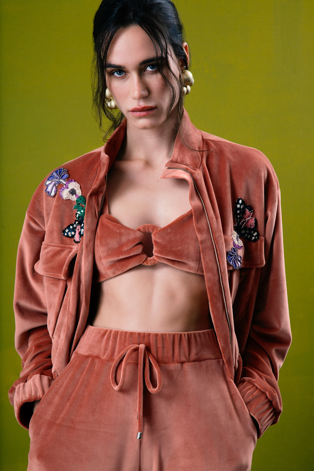 Top argola malha veludo rose