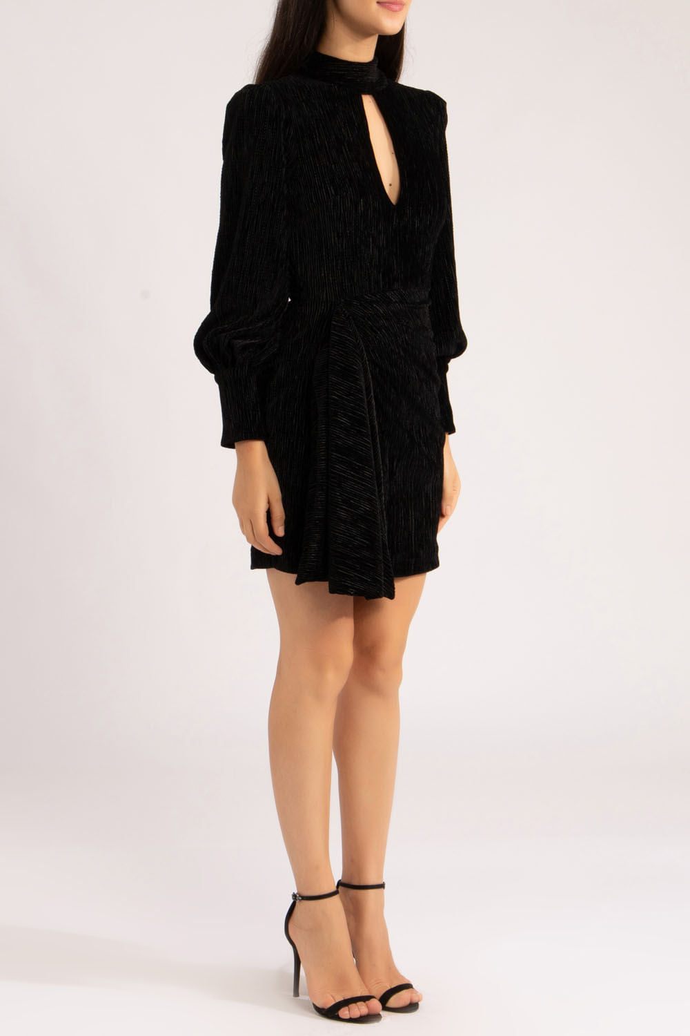 VESTIDO CURTO VELUDO PLISSADO
 PRETO