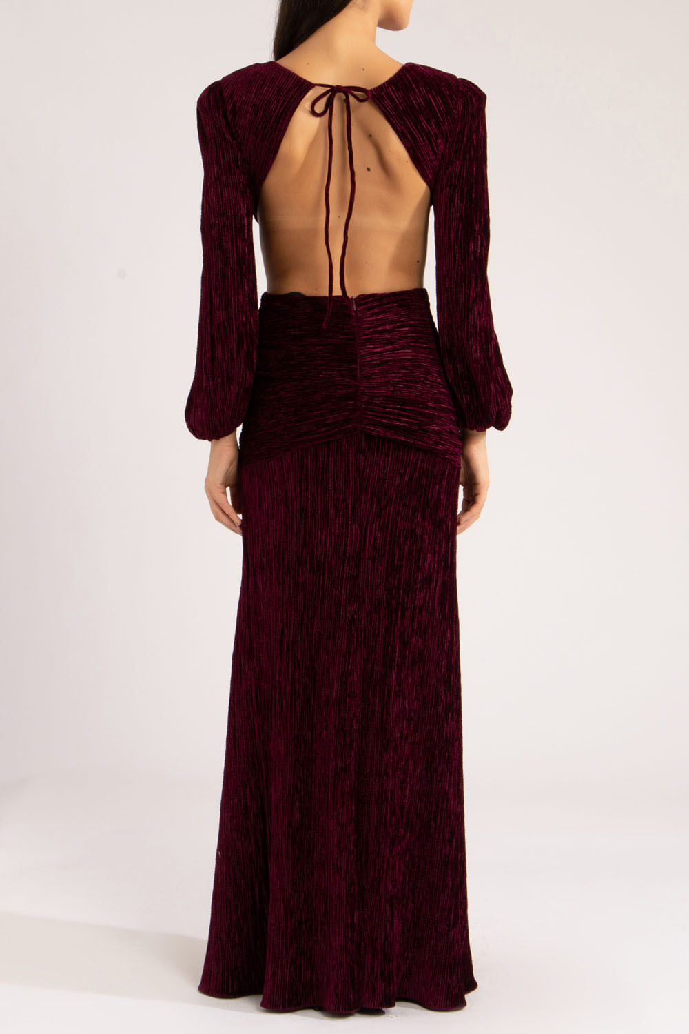 VESTIDO LONGO RECORTES VELUDO PLISSADO
 VINHO