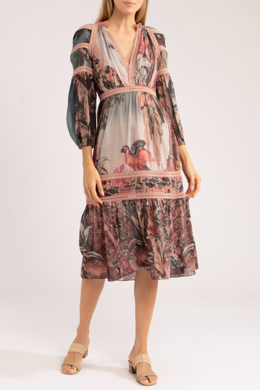 Vestido midi manga vintage macaw
 rosa