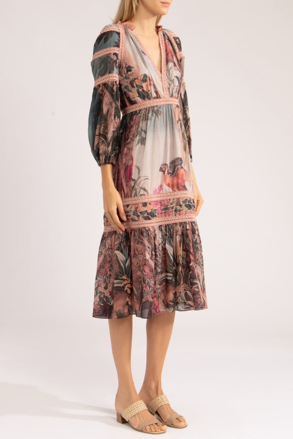 Vestido midi manga vintage macaw
 rosa