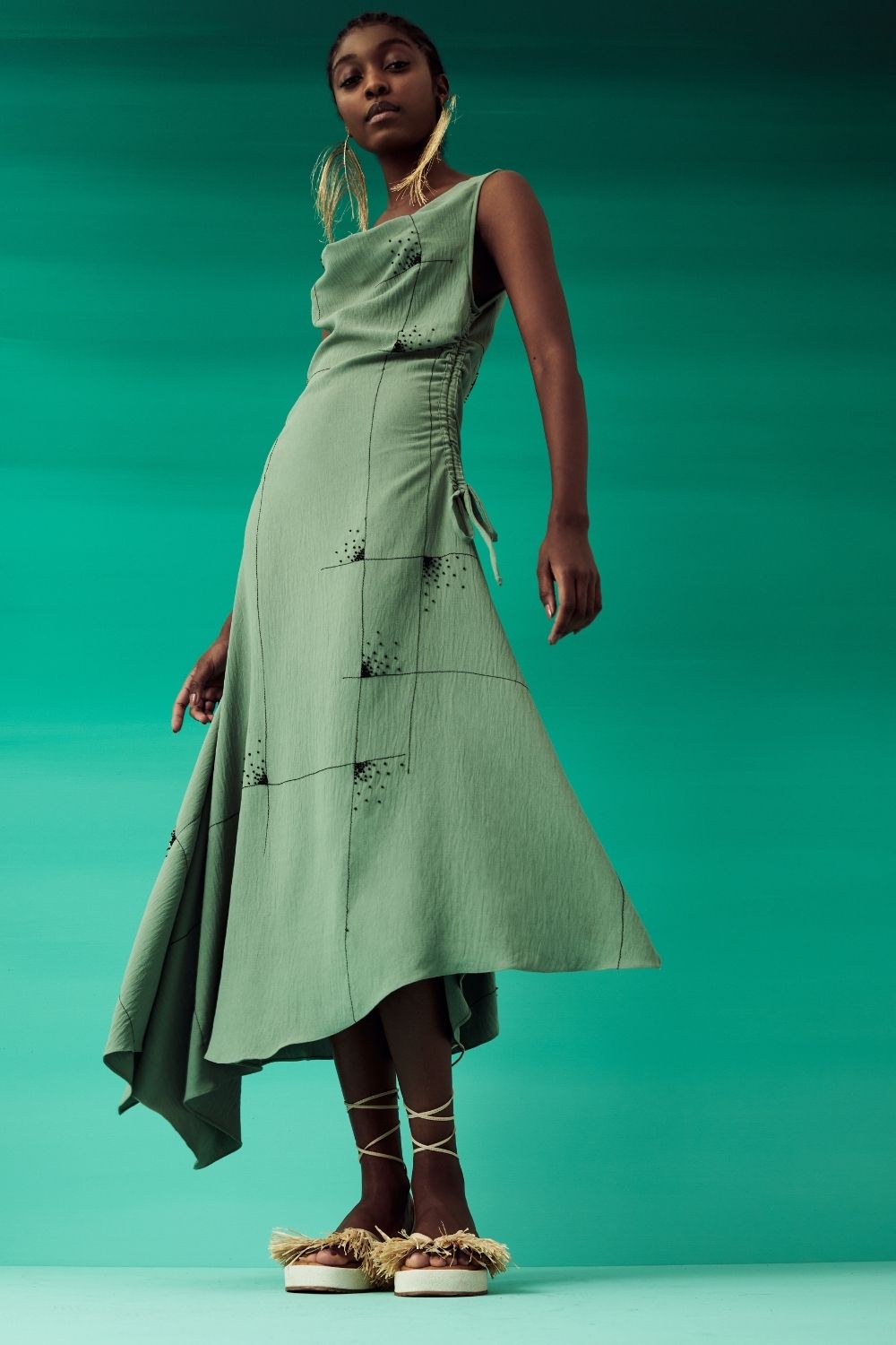 VESTIDO MÍDI ASSIMÉTRICO DECOTE DEGAGÊ - AP03 GREEN