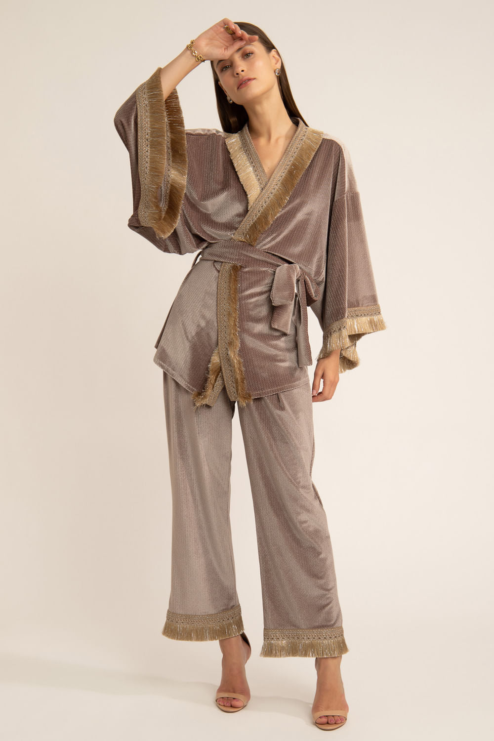 KIMONO FRANJAS VELUDO WOOF DOURADO
