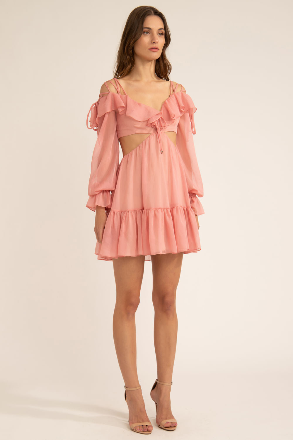 Vestido curto recortes silky plissê rosa