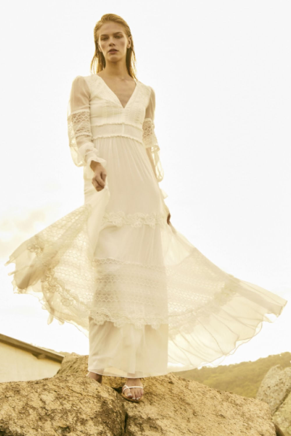 VESTIDO LONGO MANGA RENDA SILKY PLISSÊ OFF WHITE