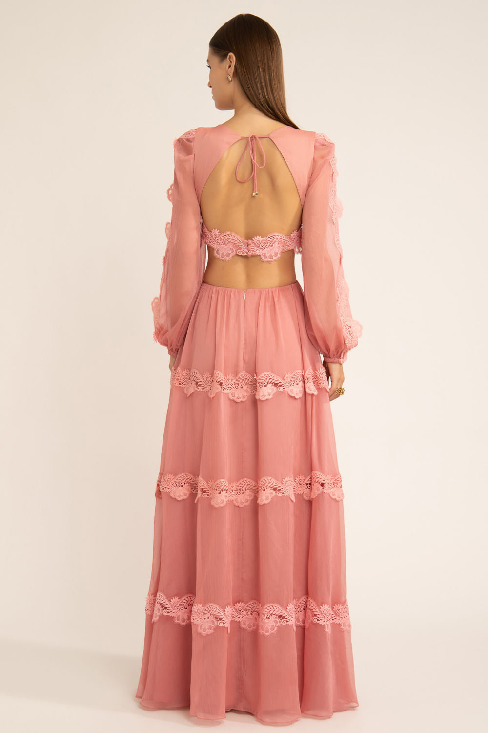 Vestido longo recortes silky plissê rosa