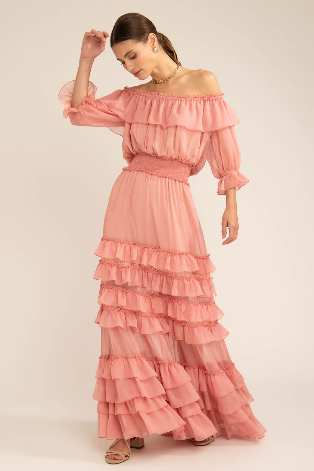 Vestido longo ombro a ombro silky plissê rosa