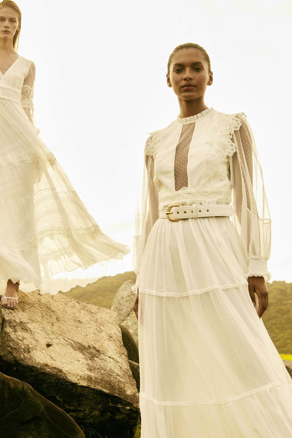 VESTIDO LONGO TULE POÁ SILKY PLISSÊ OFF WHITE