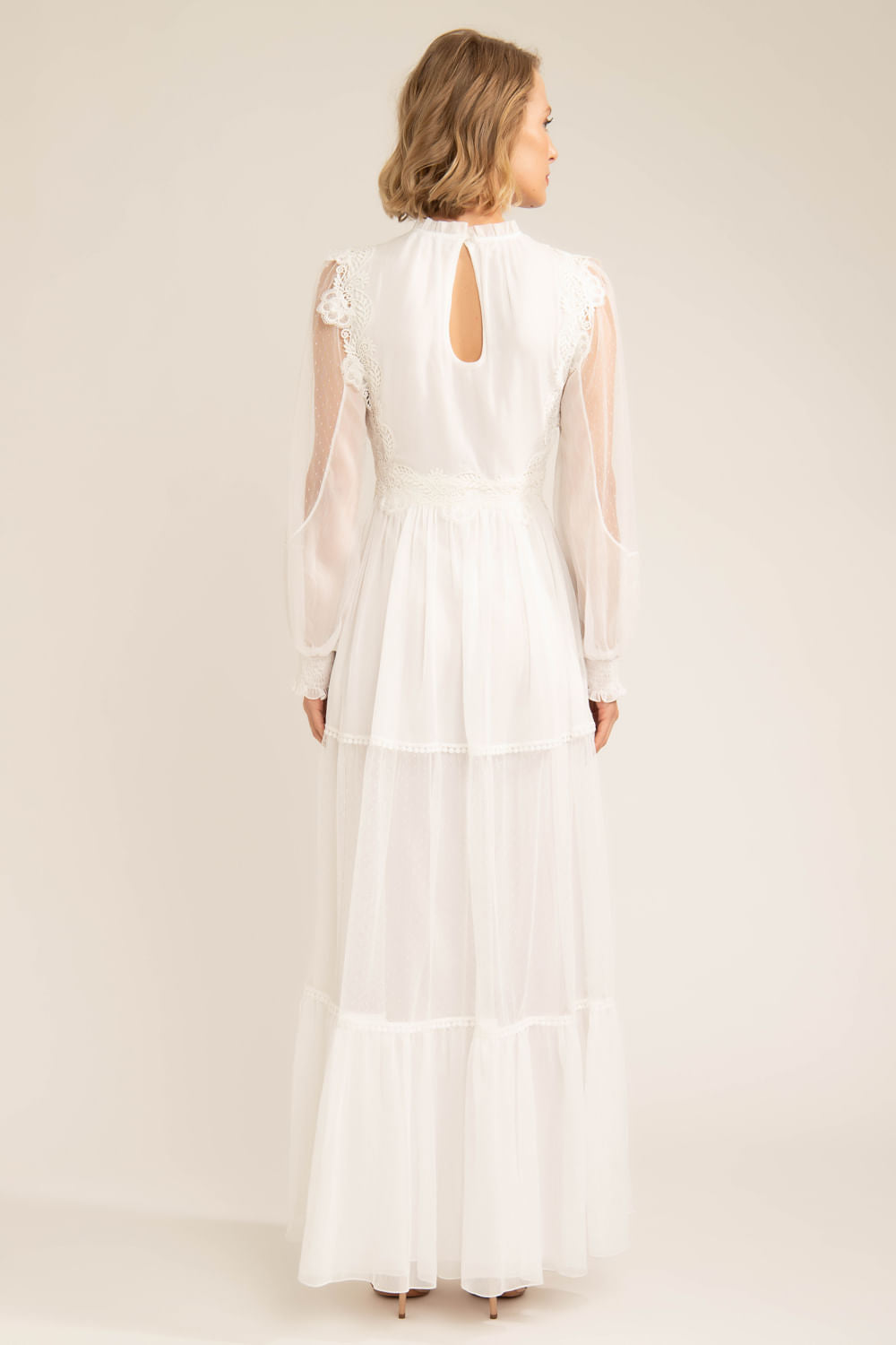 VESTIDO LONGO TULE POÁ SILKY PLISSÊ OFF WHITE