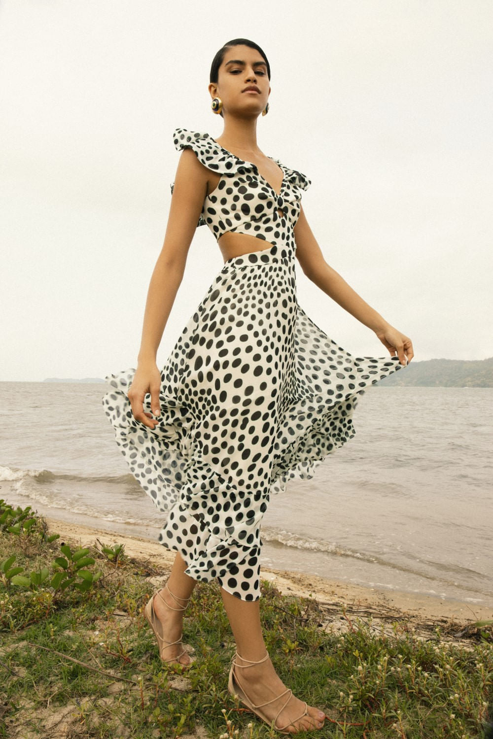 VESTIDO MÍDI RECORTES POÁ BOSSA OFF WHITE