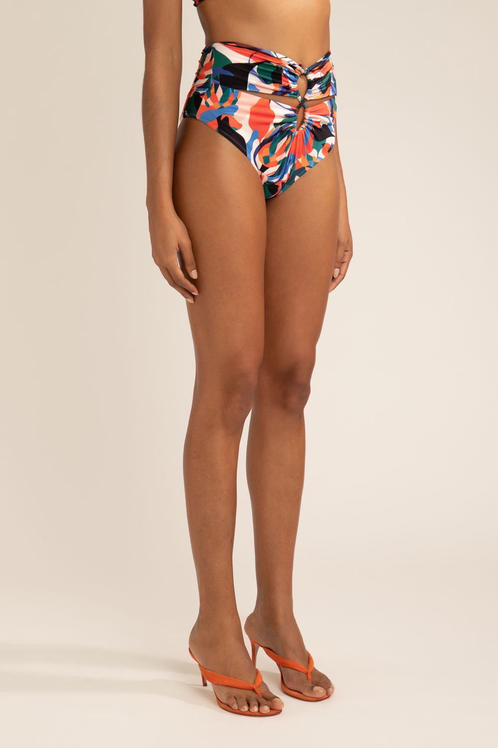 HOT PANTS TRANÇADO PROTEA VERMELHO