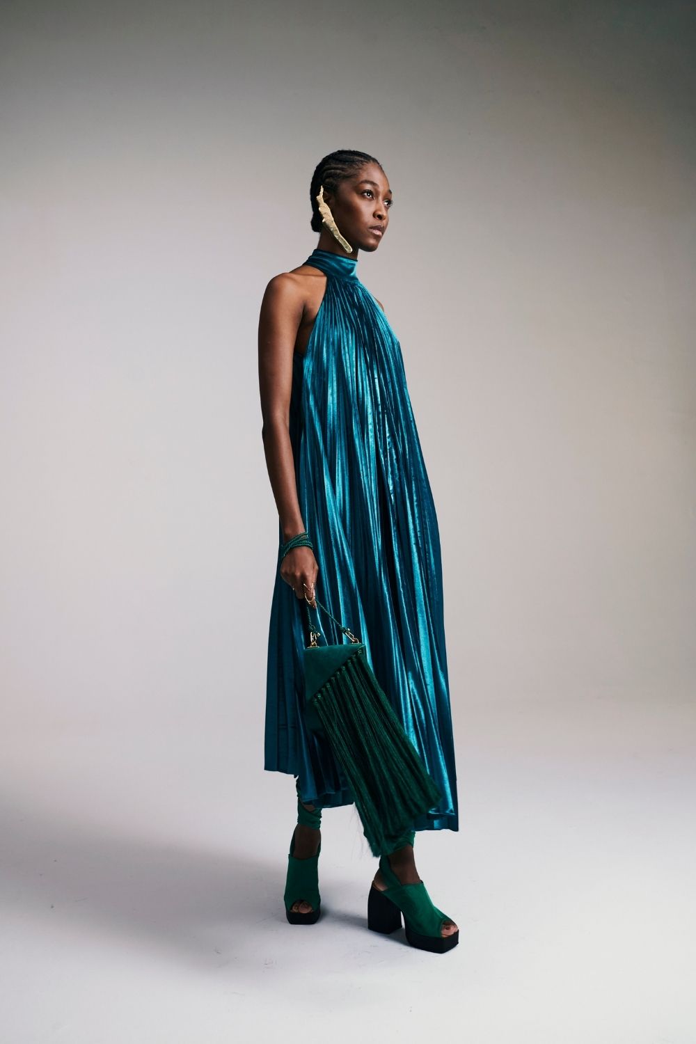 VESTIDO MÍDI VELUDO PLISSADO VERDE