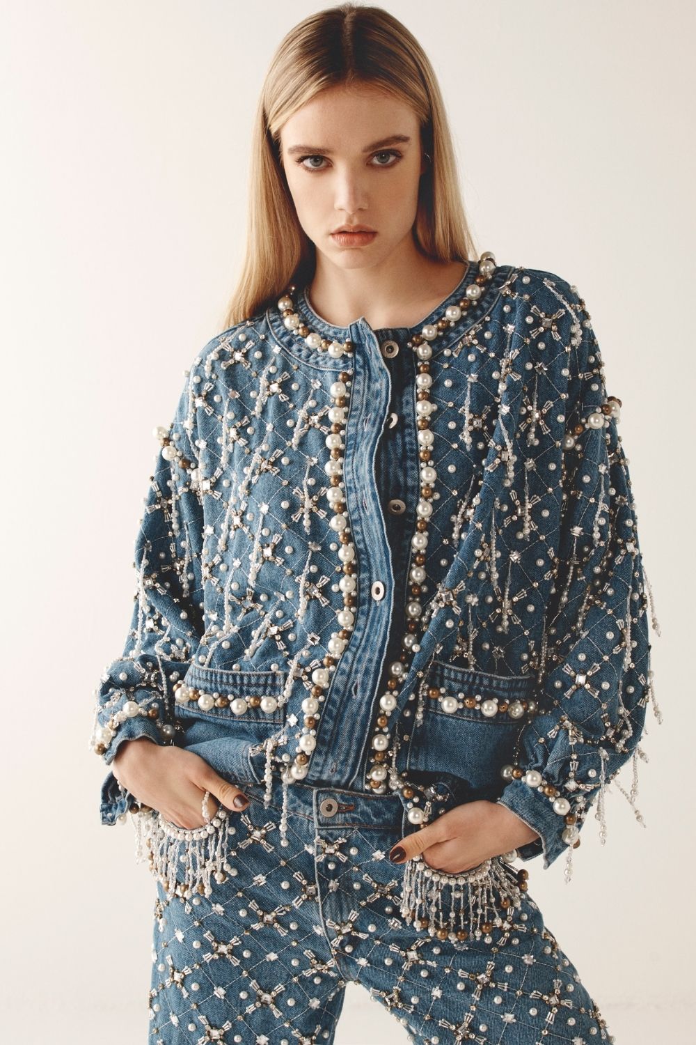 JAQUETA BORDADA PÉROLAS DENIM VOGEL AZUL JEANS CLARO