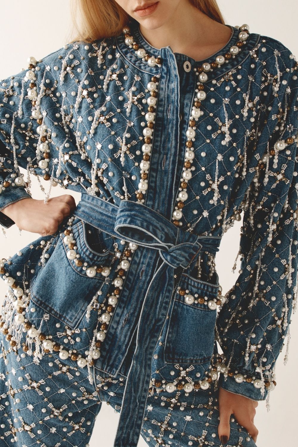 JAQUETA BORDADA PÉROLAS DENIM VOGEL AZUL JEANS CLARO