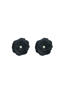 BRINCO FLOR PÉROLA HORTÊNSIA PRETO