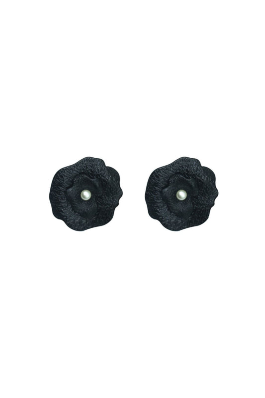 BRINCO FLOR PÉROLA HORTÊNSIA PRETO
