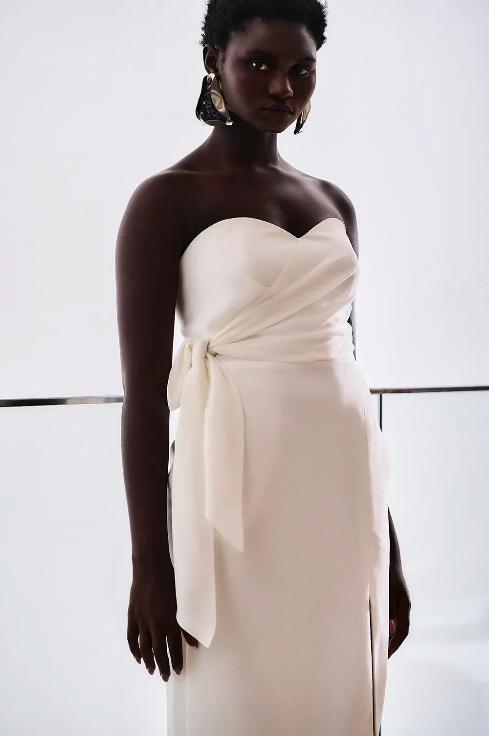 Vestido mídi classic crepe off white