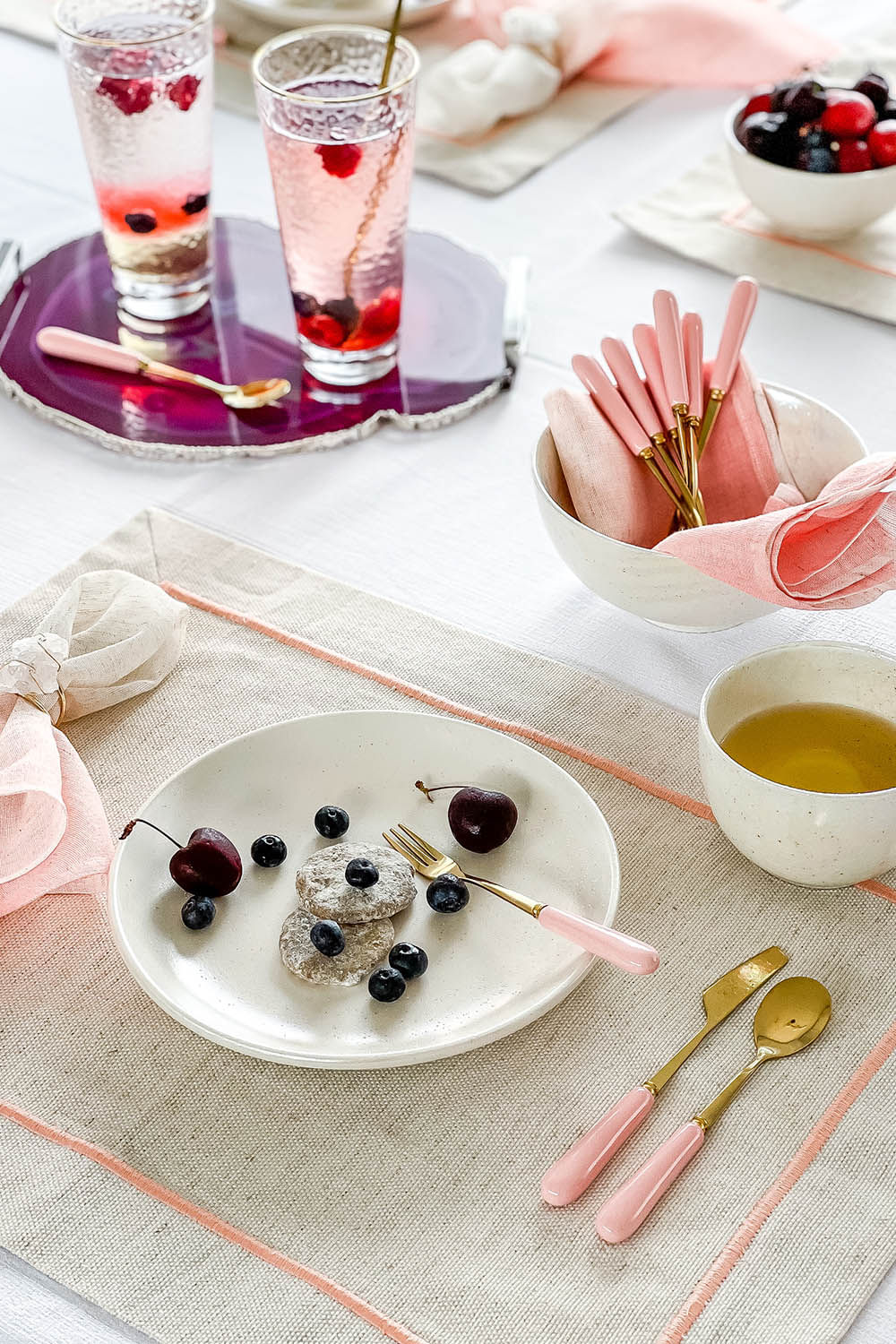 SET DE COLHERES PARA SOBREMESA BOTÂNICA ROSA COM DOURADO