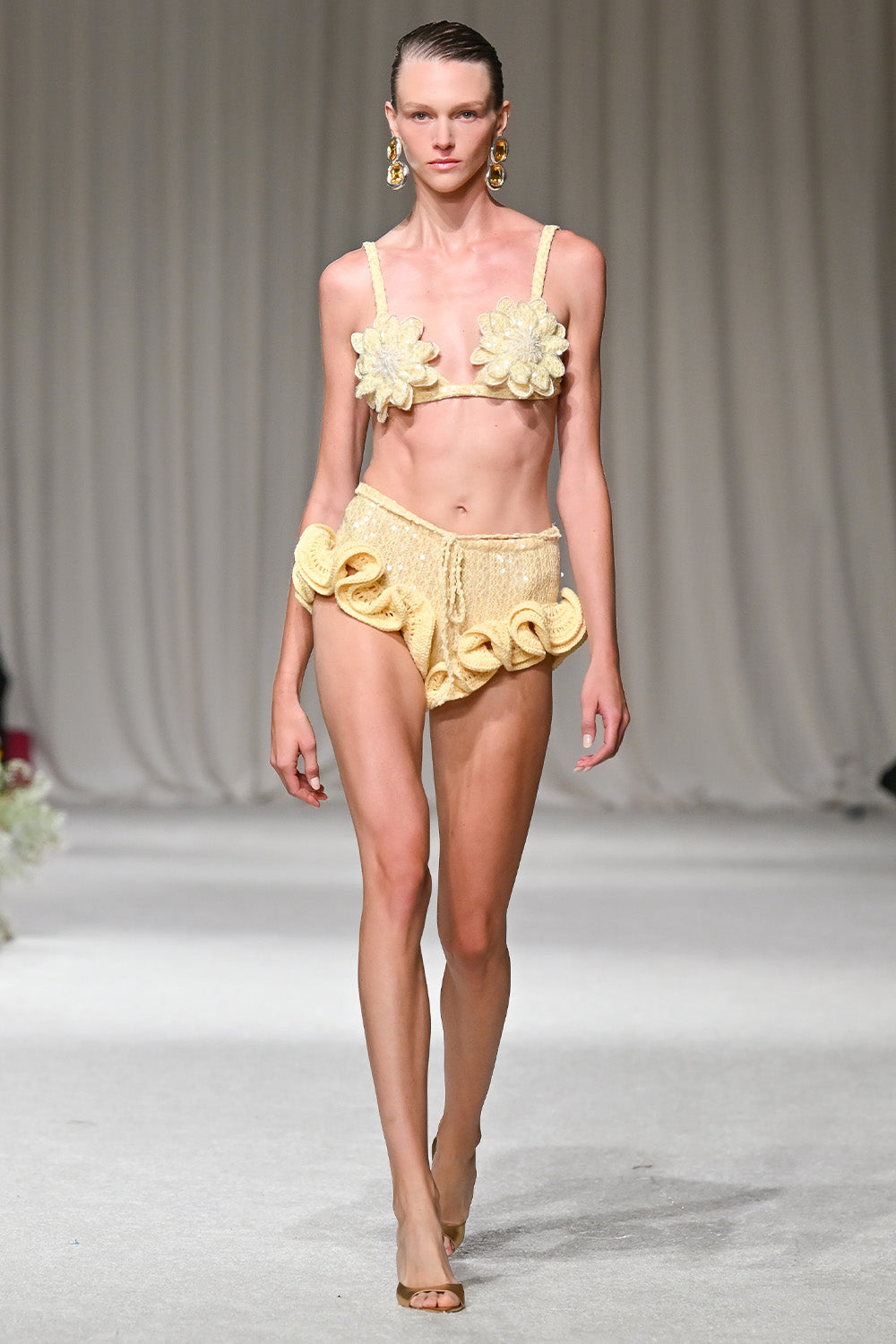 SHORTS DE CROCHET IARA
 AMARELO