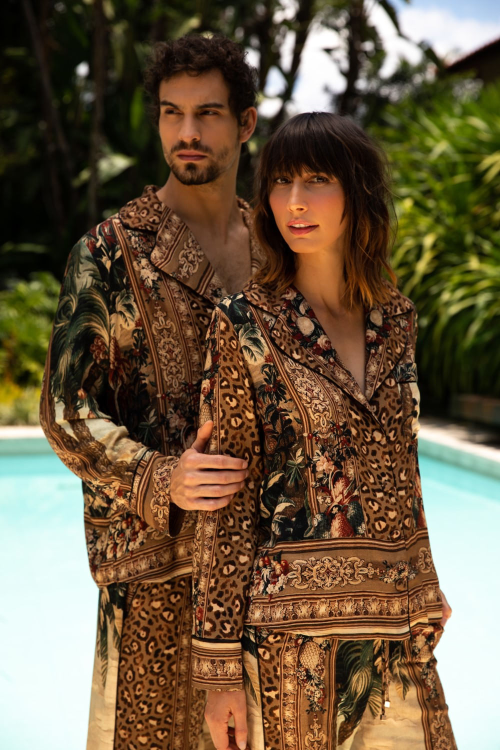 PIJAMA ONÇA ACETINADO LONGO MARROM