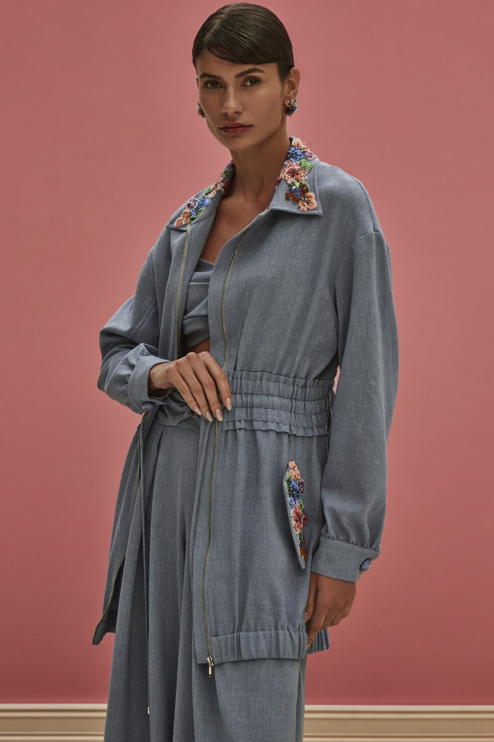 Parka bordada minimal azul