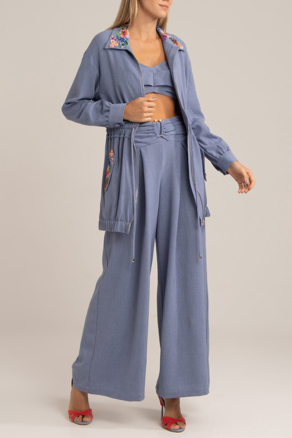 Parka bordada minimal azul