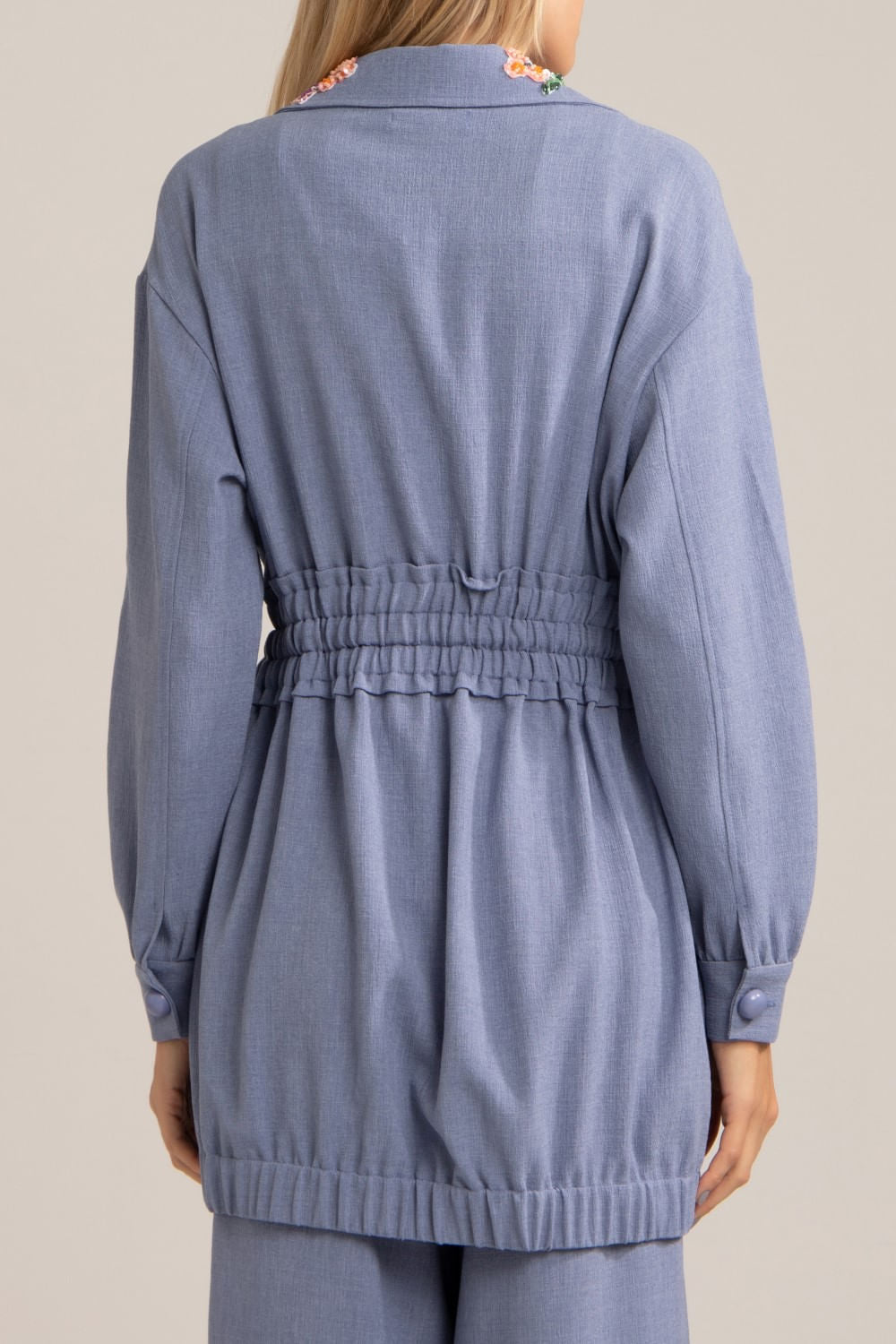 Parka bordada minimal azul