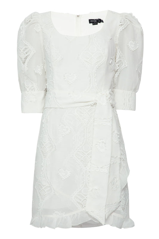Vestido curto bordado corações off white
