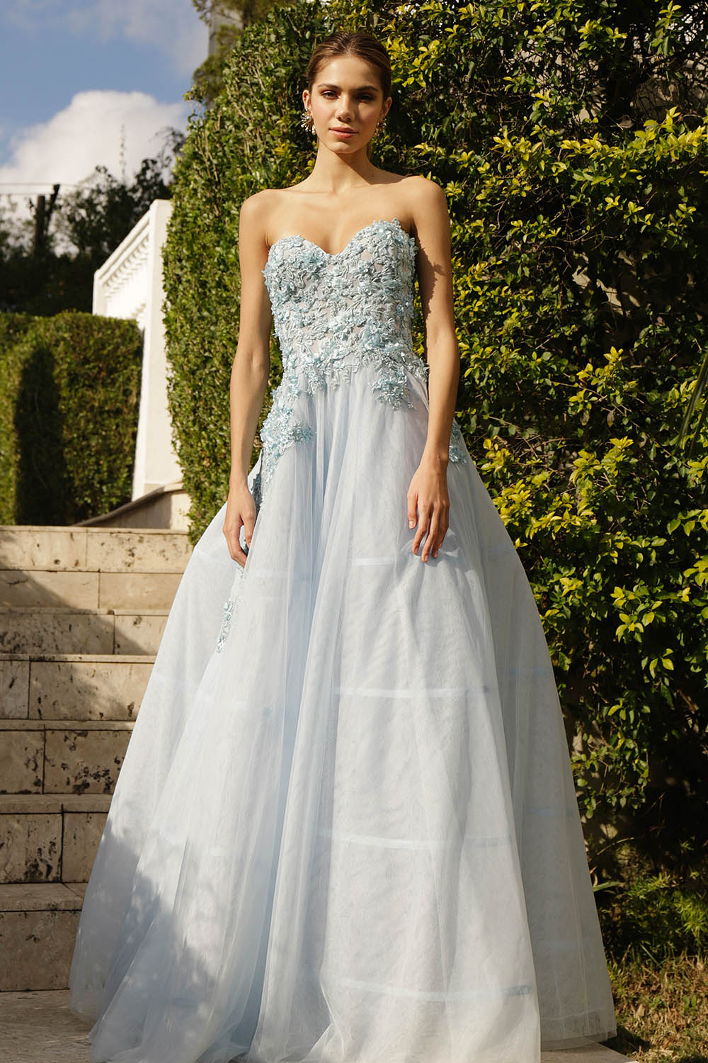 VESTIDO BUSTO BORDADO SAIA GODÊ AZUL CLARO