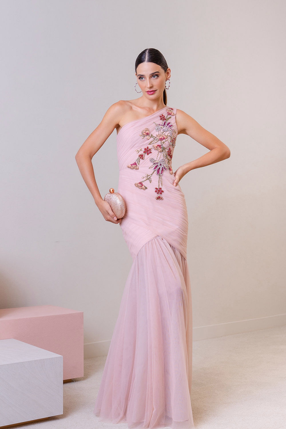VESTIDO LONGO OMBRO ÚNICO PREGAS NUDE